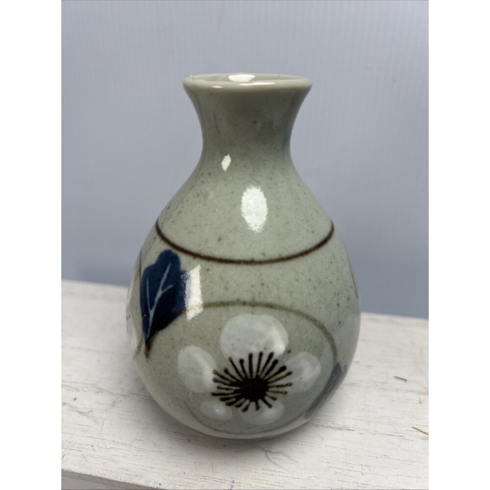 Vtg Style Asian Pottery Bud Vase Gray Blue White Floral 4.5 Cottage Farmhouse